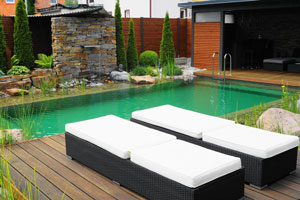 Wir helfen Ihnen bei der Planung und Umsetzung des perfekten Schwimmteichs für Ihren Garten.