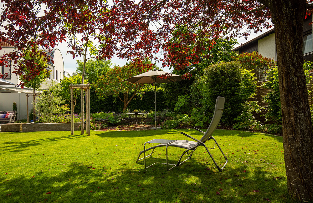 Den Garten zu Ihrem Haus können Sie mit Rieper aus Karlskron neu planen und gestalten lassen.